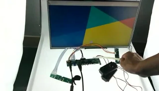 L'écran tactile d'usine Ifp affiche l'écran tactile capacitif de tableau blanc 75 pouces 86 pouces la carte intelligente de vidéoconférence avec l'écran plat interactif de Google Player